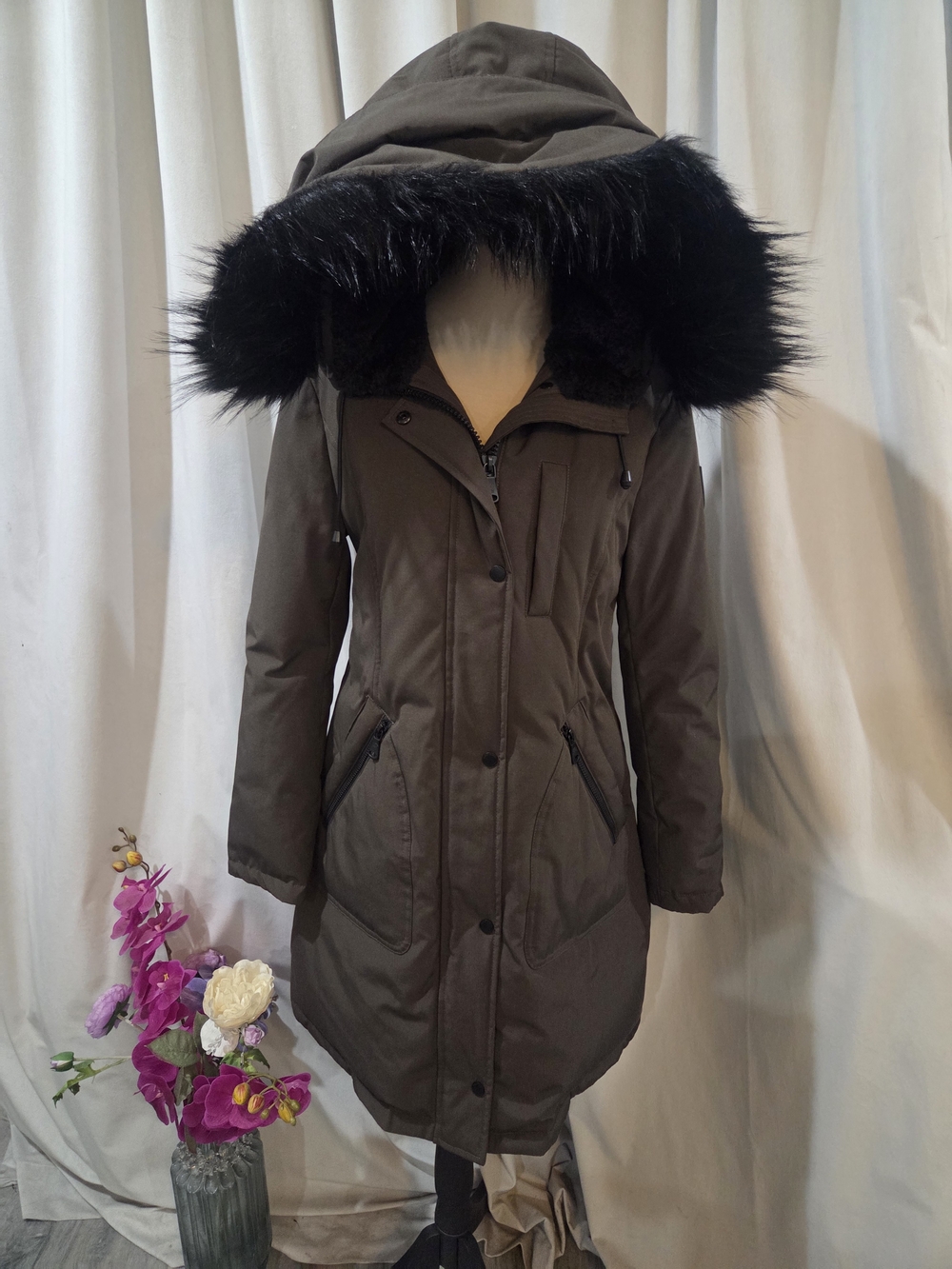 Vince Camuto Faux Fur Hooded Puffer in Dark Olive Green Medium Like New